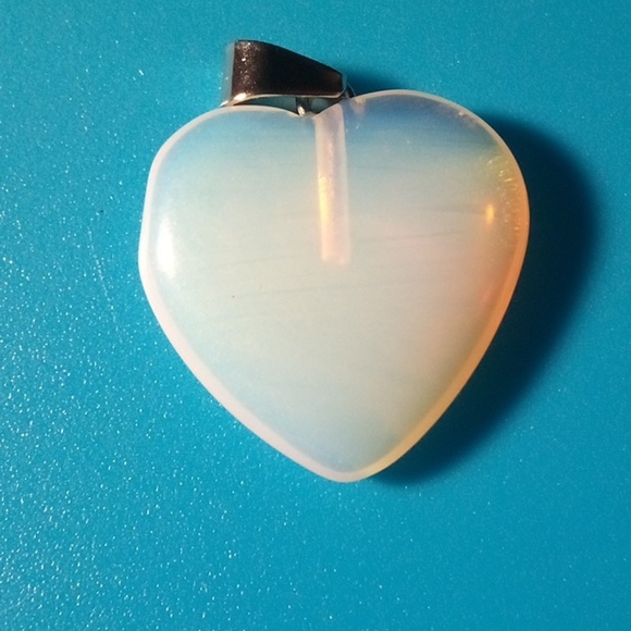 💝2/$20💝 NIP - Opalite Heart Shape Stone Pendant Necklace - Picture 3 of 5